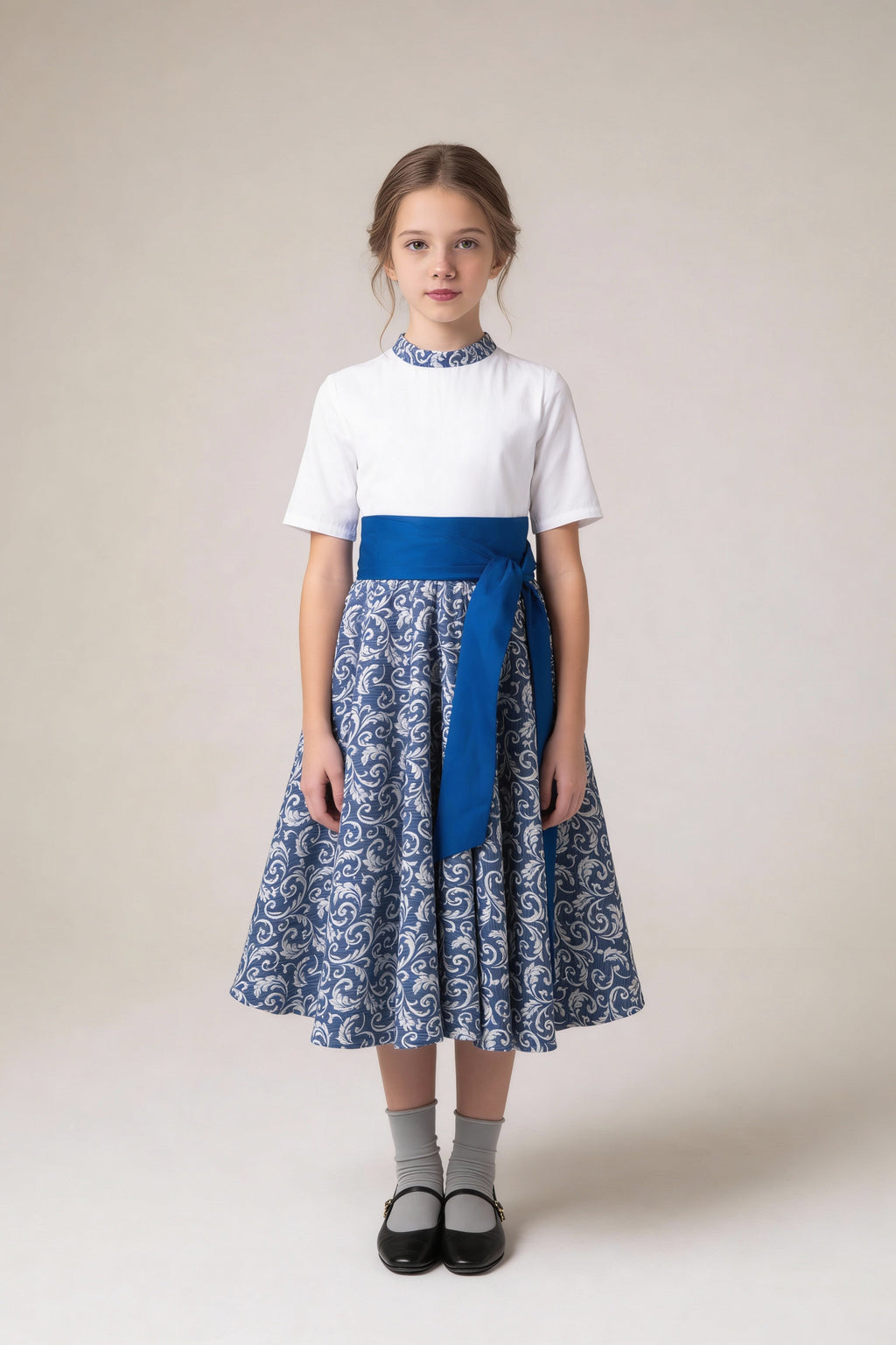 Beyaz & Lacivert Gümüş İşlemeli Jakar Elbise