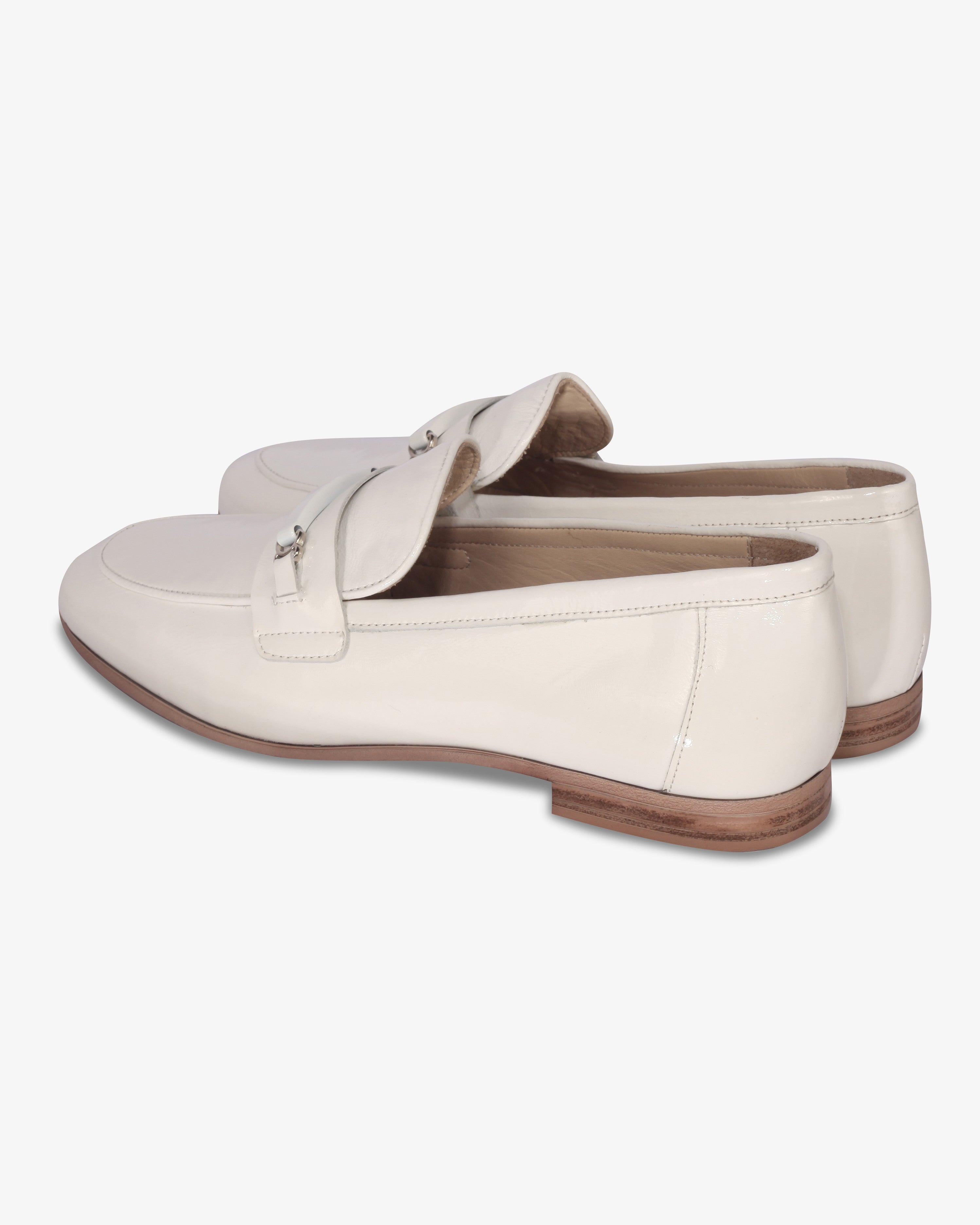 Kırık Beyaz Kırışık Deri Loafer