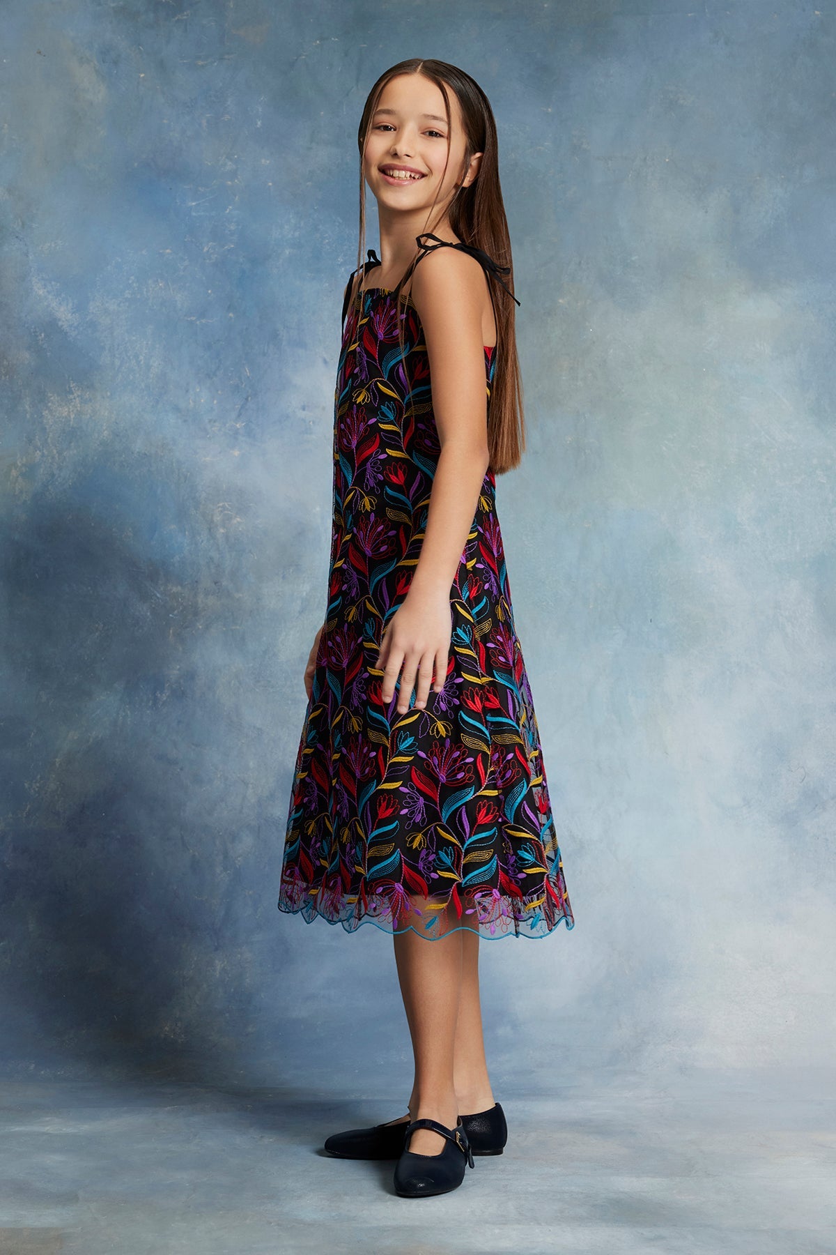 Lacivert Renkli İşlemeli Elbise