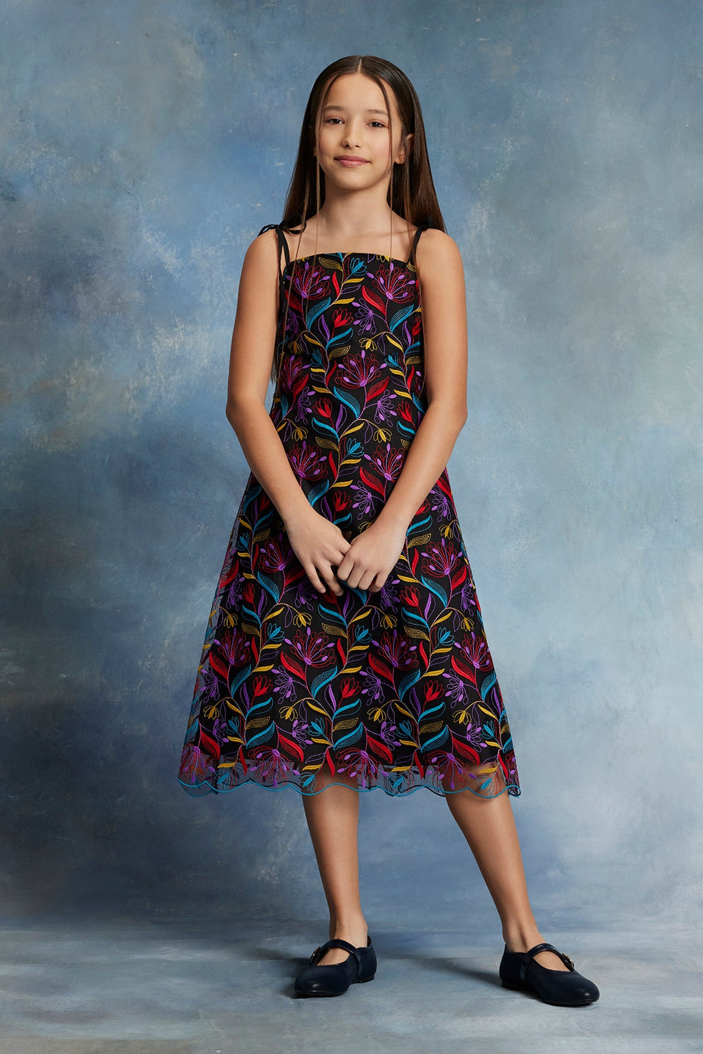 Lacivert Renkli İşlemeli Elbise