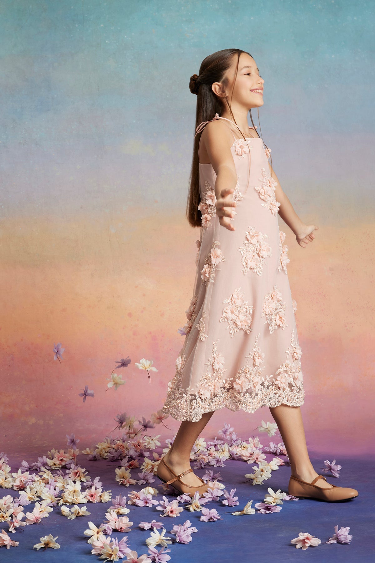 Pudra Pembe Çiçek Aplikeli Elbise