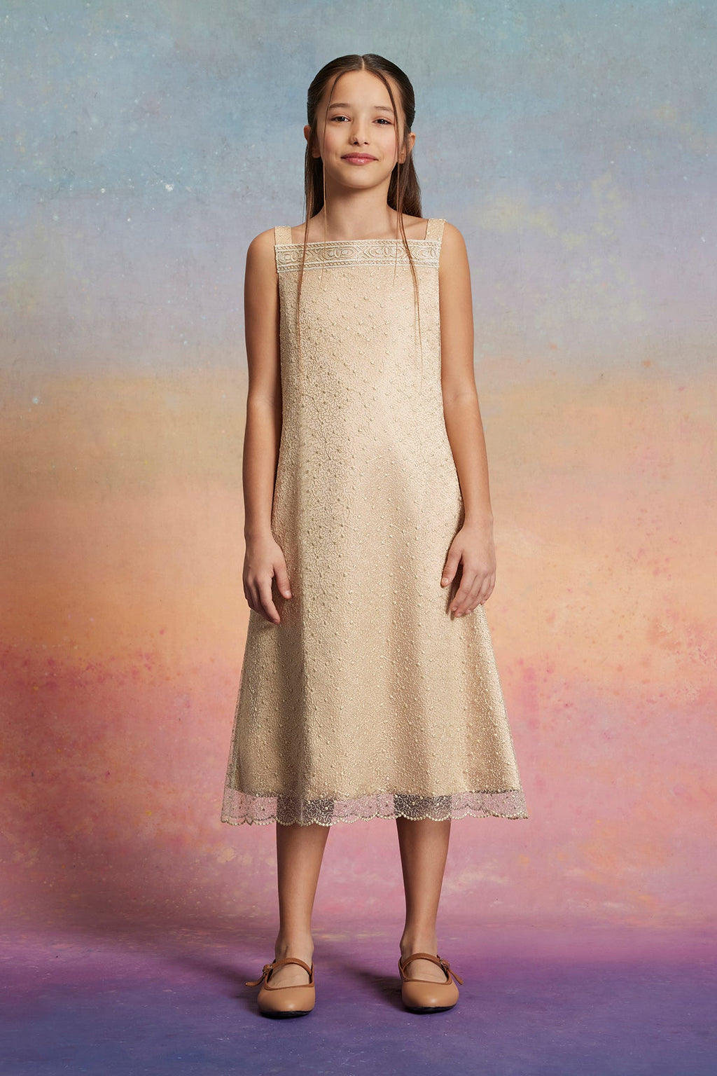 Altın Sarısı İşlemeli Elbise