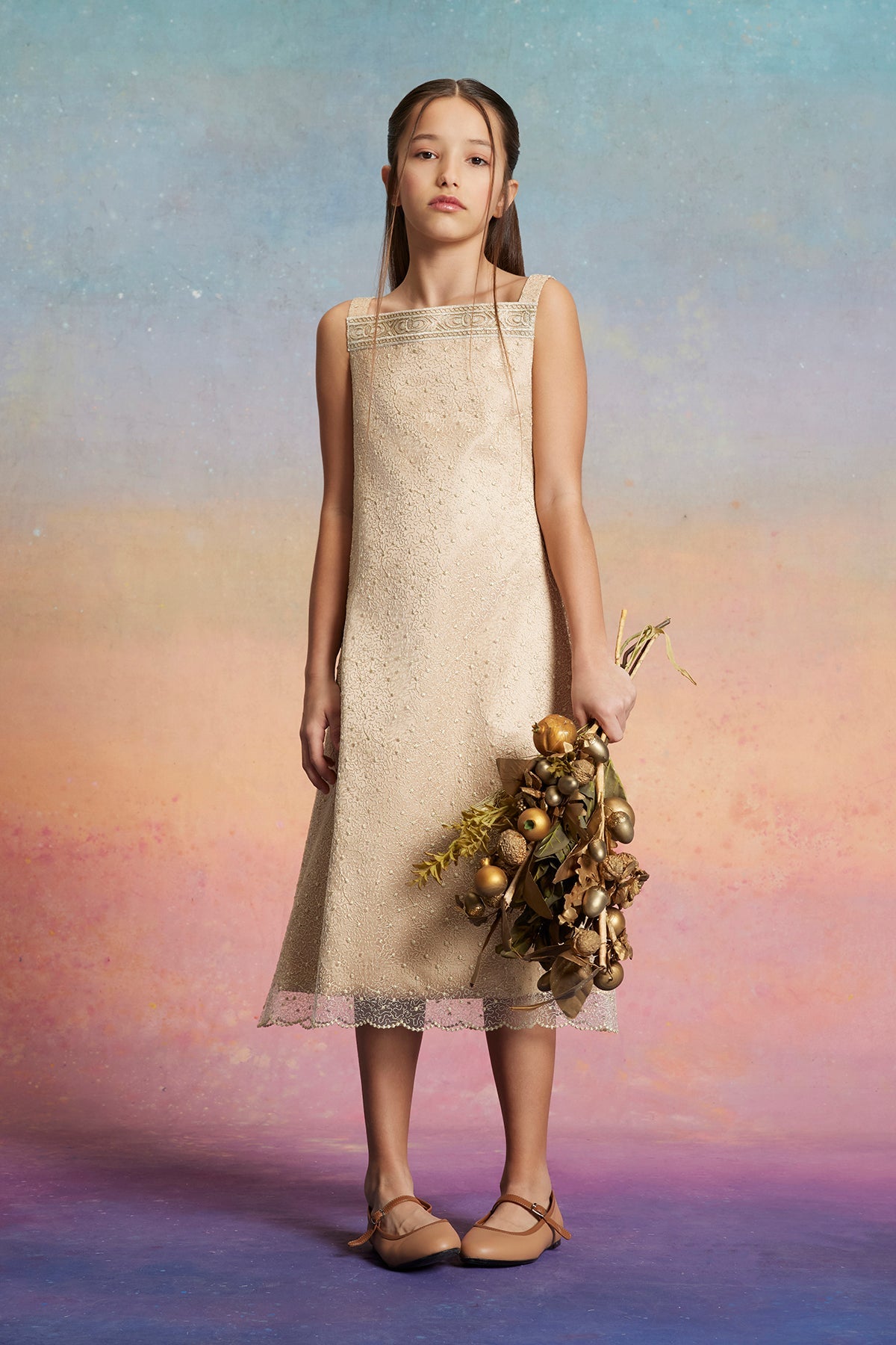 Altın Sarısı İşlemeli Elbise