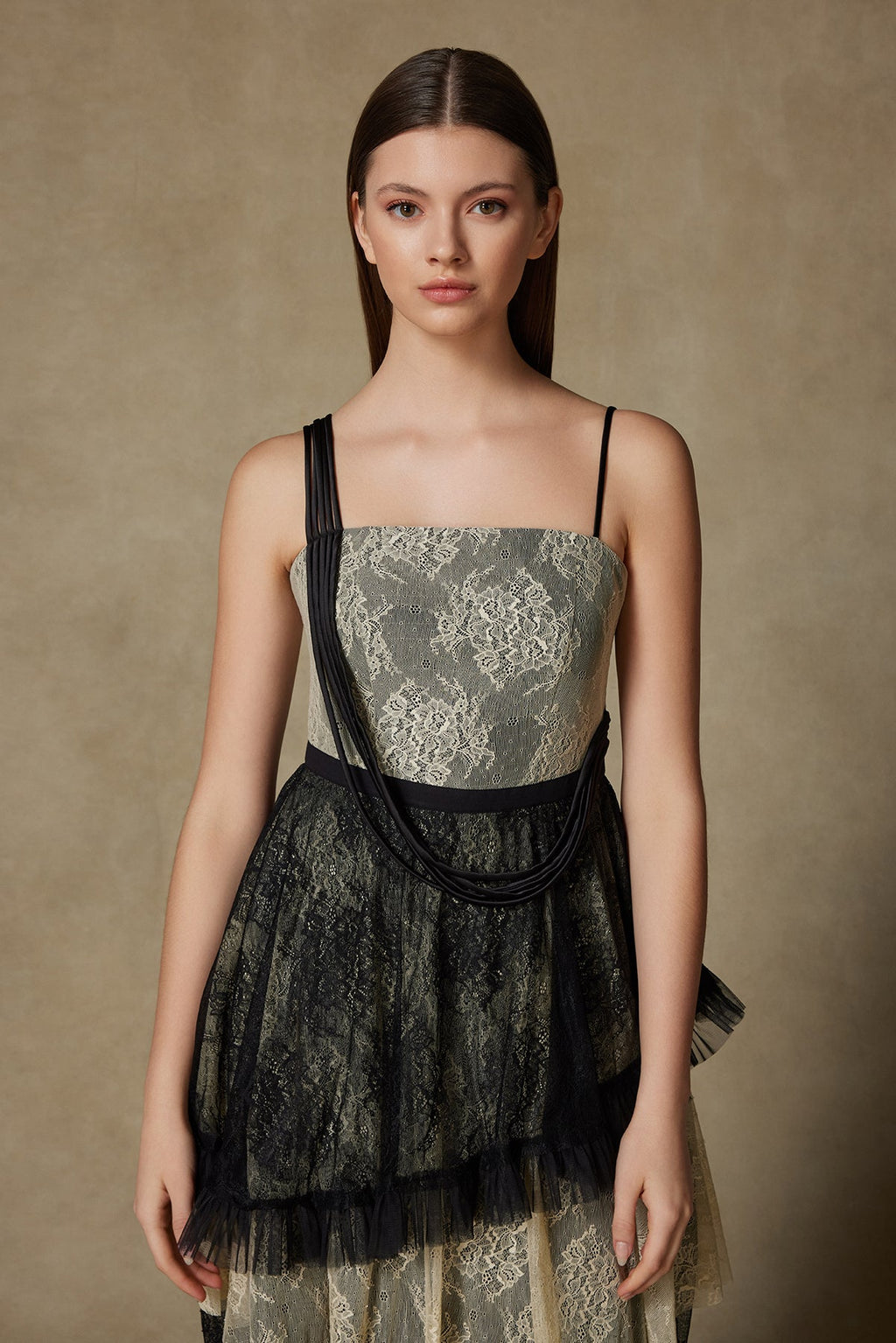 Bej & Siyah Spagetti Askılı Elbise