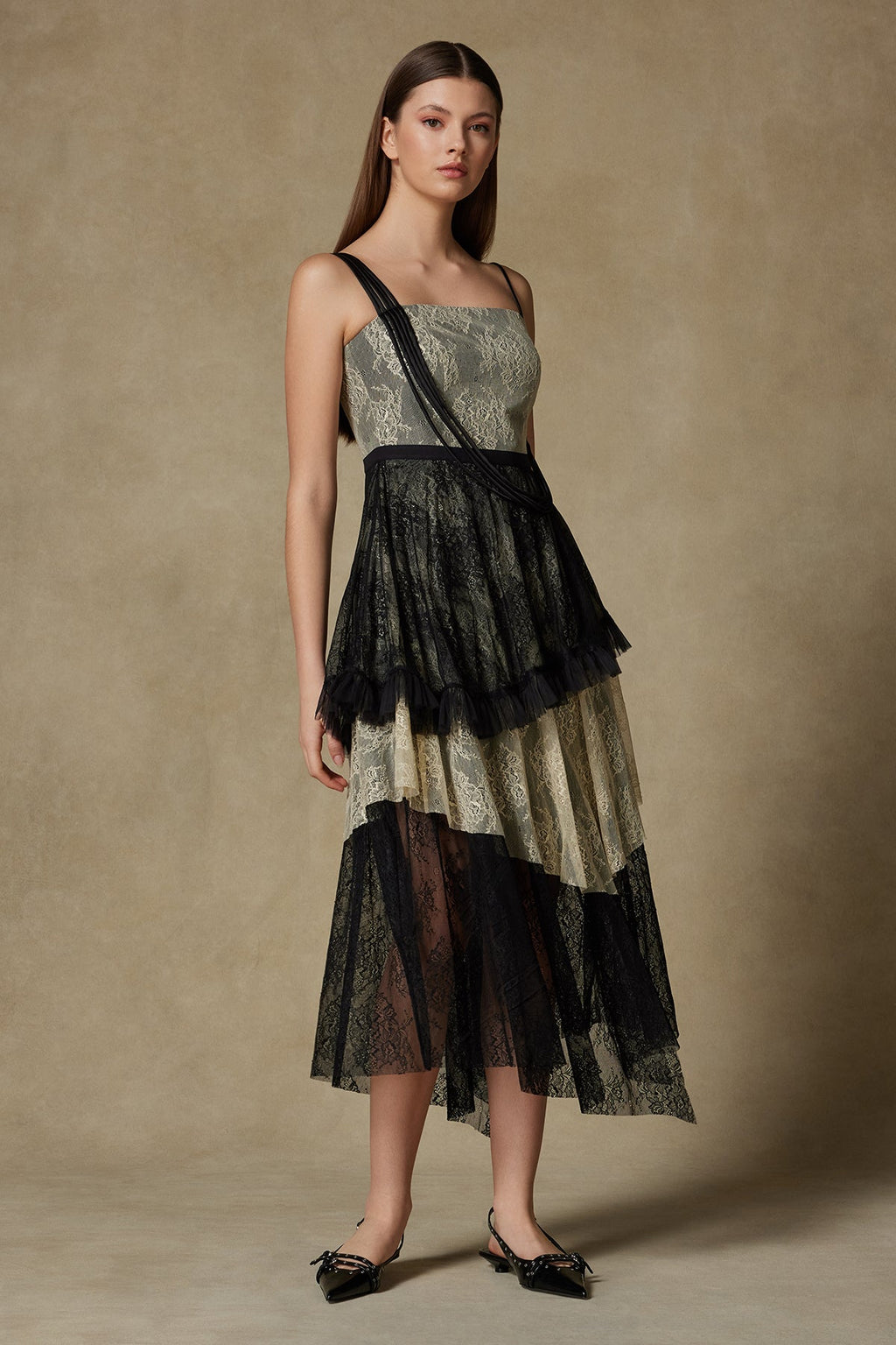 Bej & Siyah Spagetti Askılı Elbise