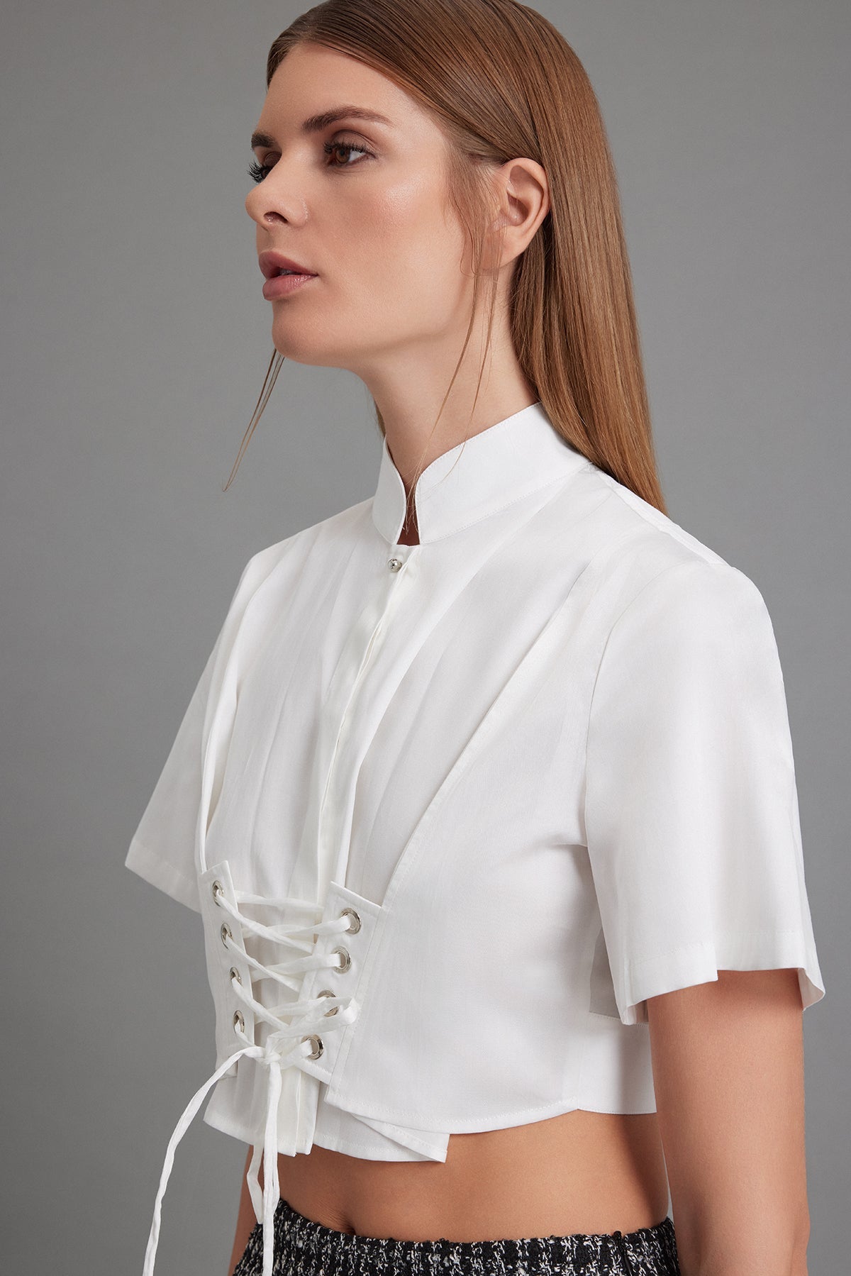 Beyaz Kuşgözlü Saten Pamuk Üst