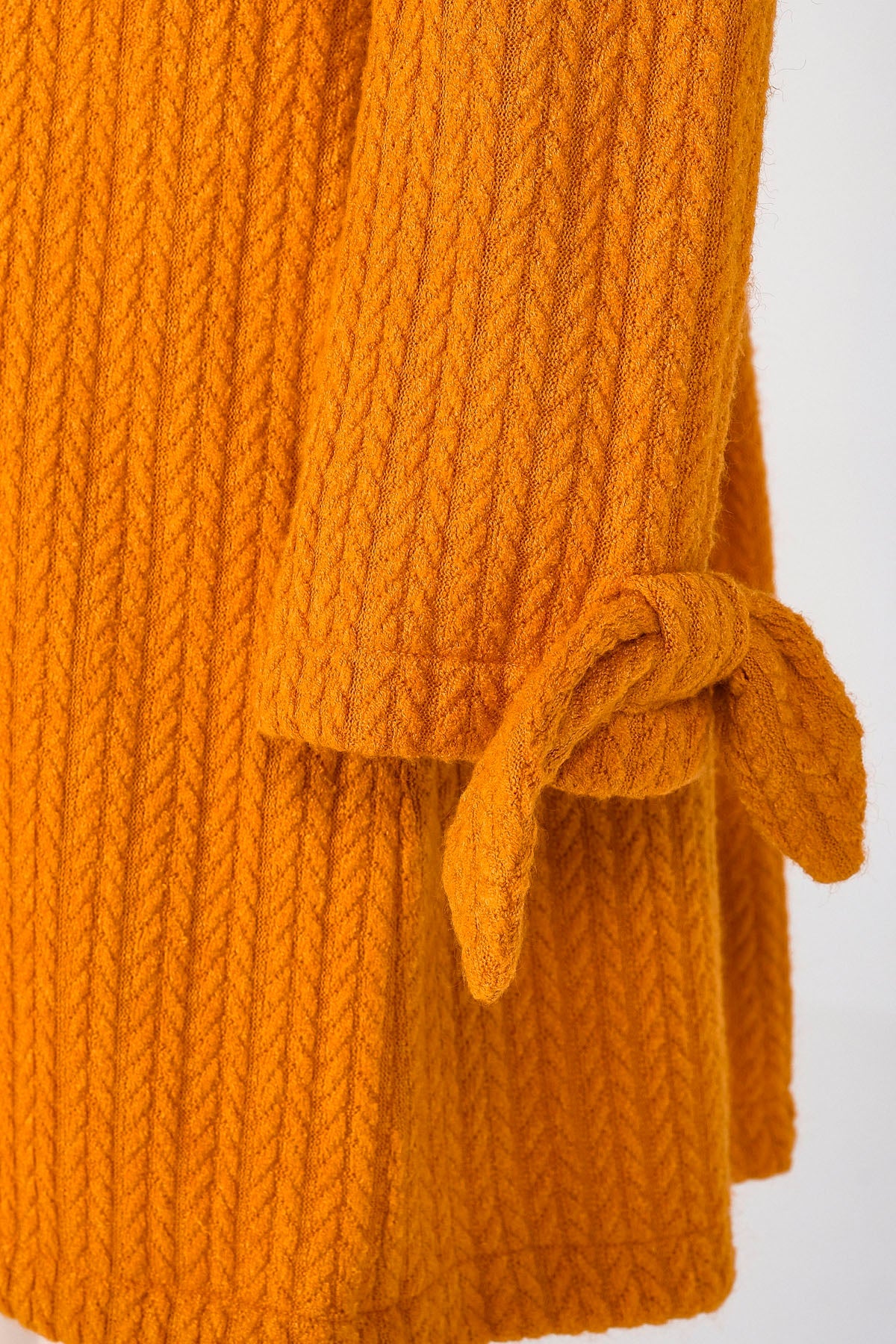 Turuncu Zincir Desenli Kazak